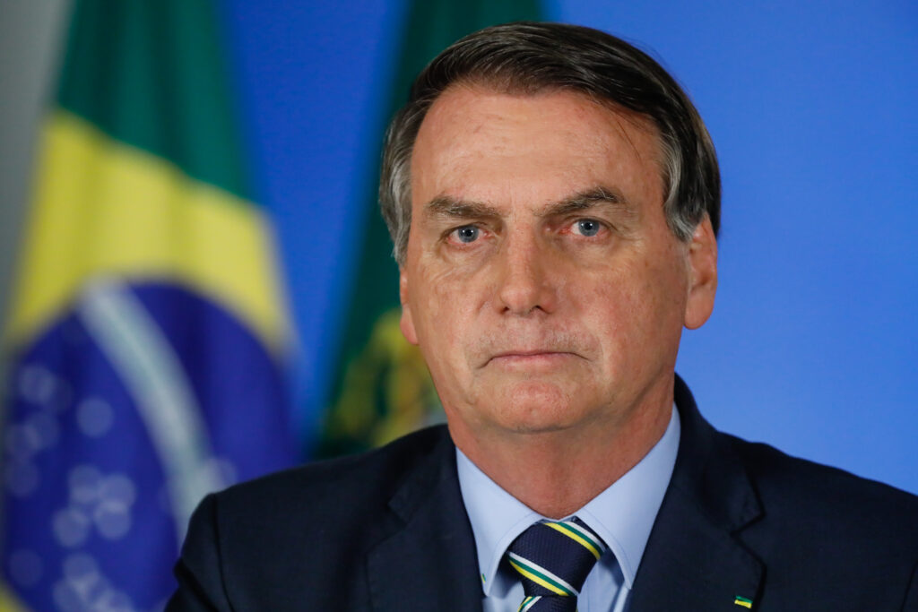 Moraes decreta prisão domiciliar de Jair Bolsonaro