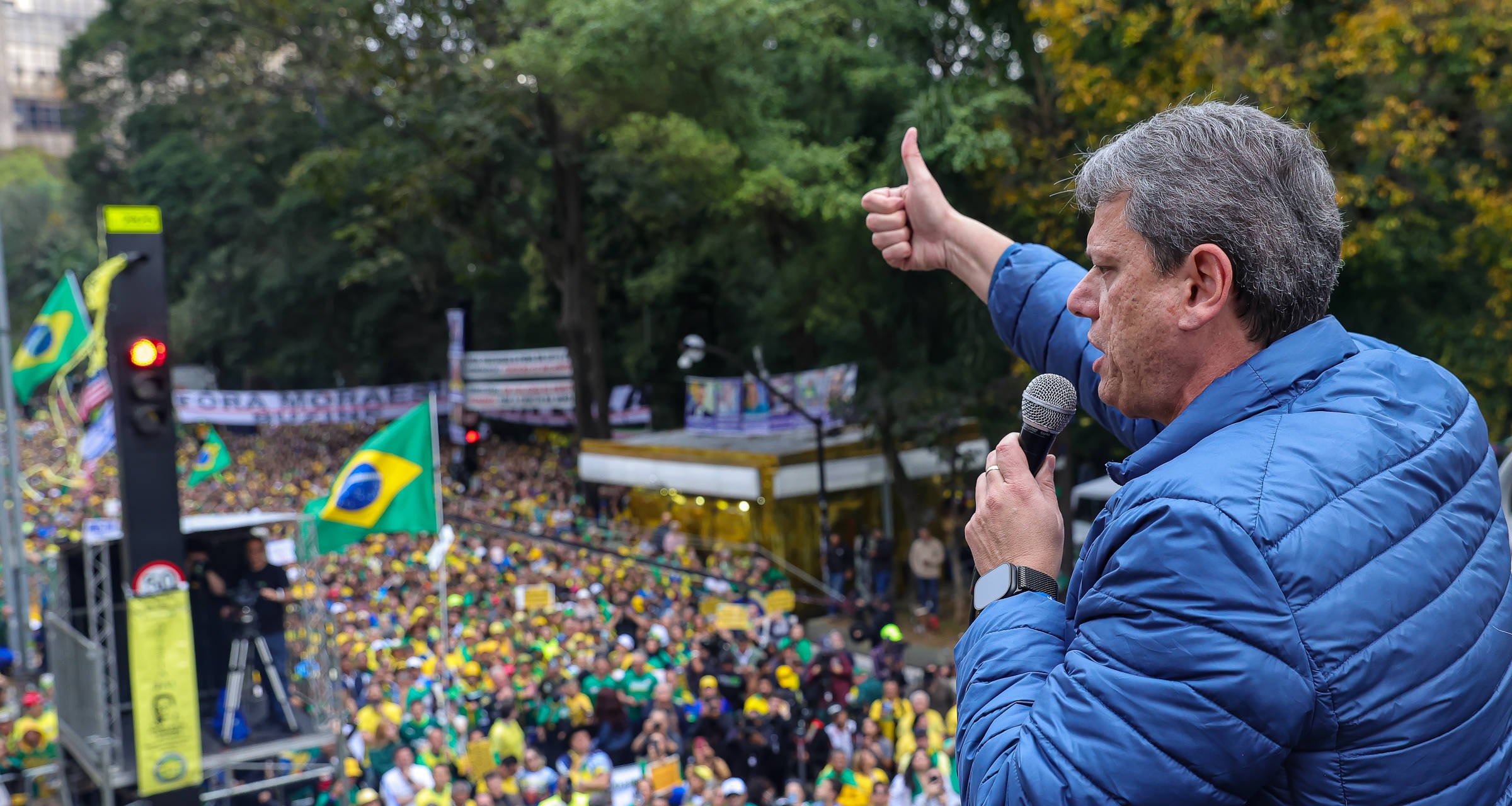 Tarcísio tenta alinhar texto da anistia com Paulinho da Força em meio a pressão de bolsonaristas - Imagem do artigo