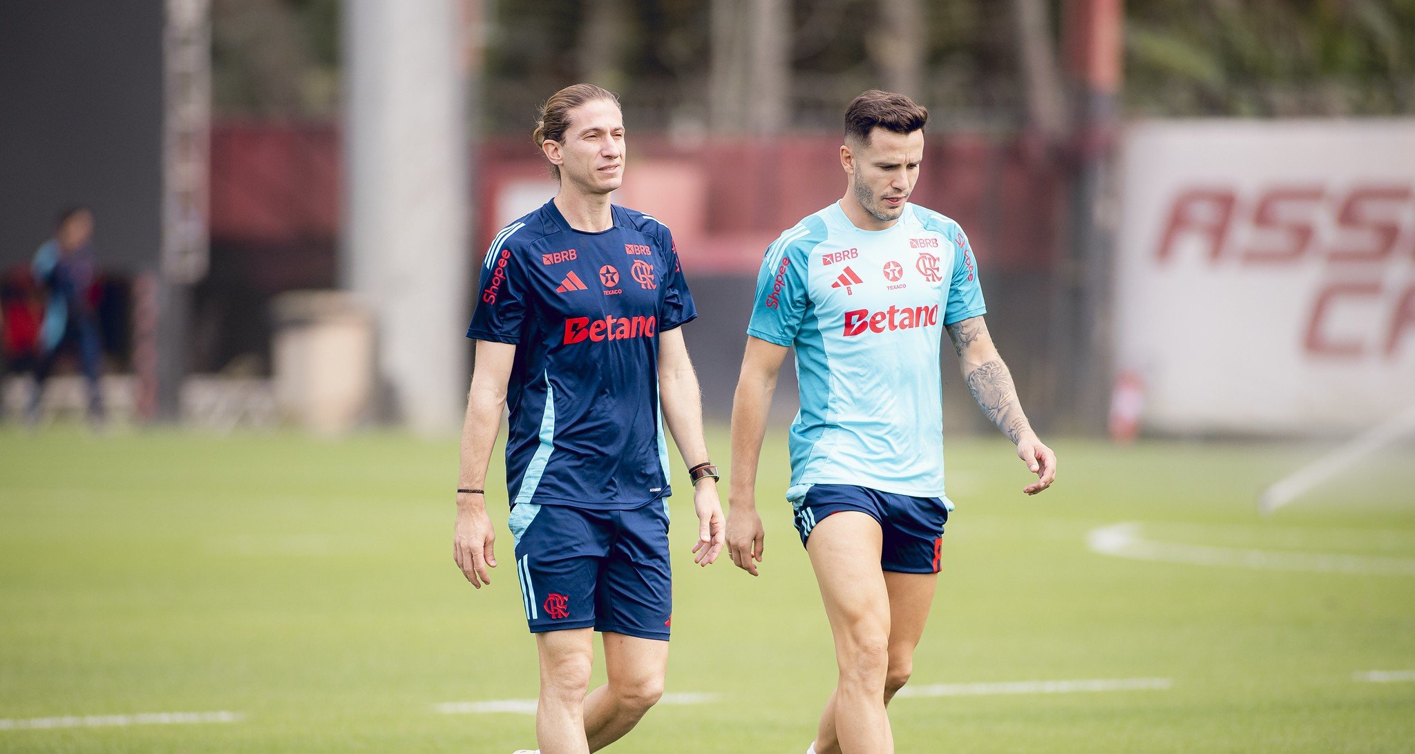 Saúl volta a treinar e reforça Flamengo para o clássico com o Vasco - Imagem do artigo