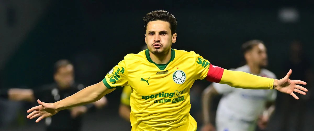 Palmeiras poupa titulares, faz 4 a 1 no Fortaleza e encosta no Flamengo na briga pela ponta - Imagem do artigo