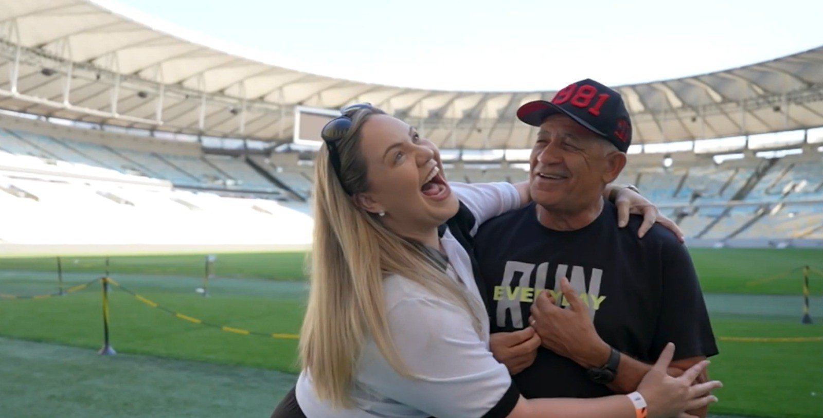Ídolo do Flamengo, Nunes e filha vascaína assistem a lados opostos do clássico no Maracanã - Imagem do artigo