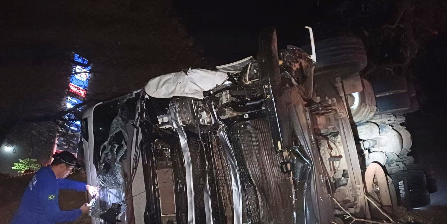 Motorista embriagado é preso após acidente que matou oito pessoas, incluindo seis da mesma família, na BR-153 - Imagem do artigo