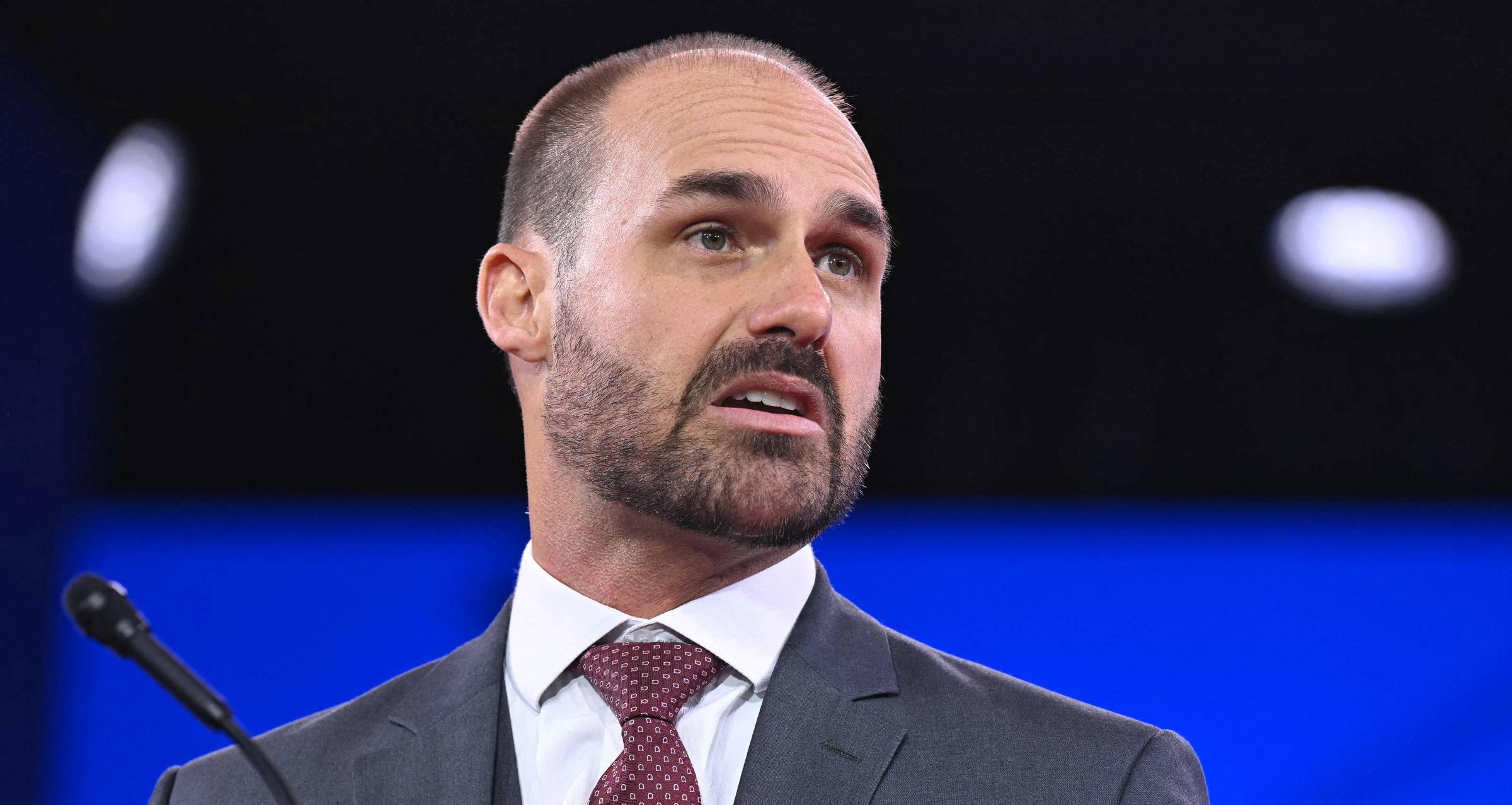 PGR deve denunciar Jair e Eduardo Bolsonaro ao STF por coação e tentativa de abolir Estado Democrático - Imagem do artigo