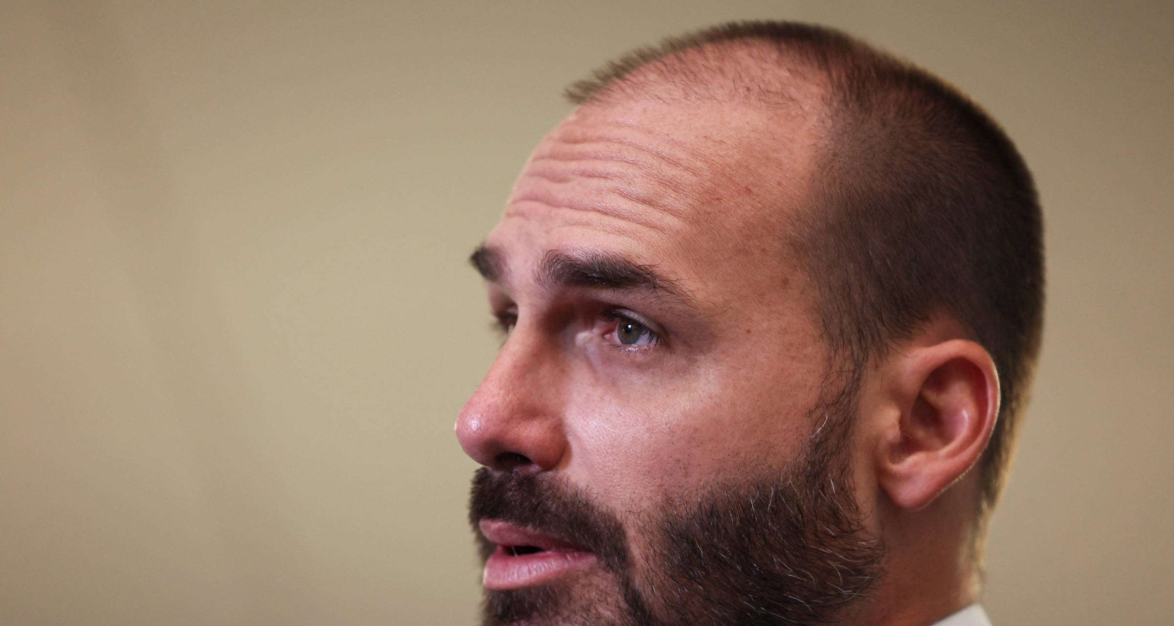 PGR denuncia Eduardo Bolsonaro e Paulo Figueiredo por coação para interferir em ações contra Jair Bolsonaro - Imagem do artigo