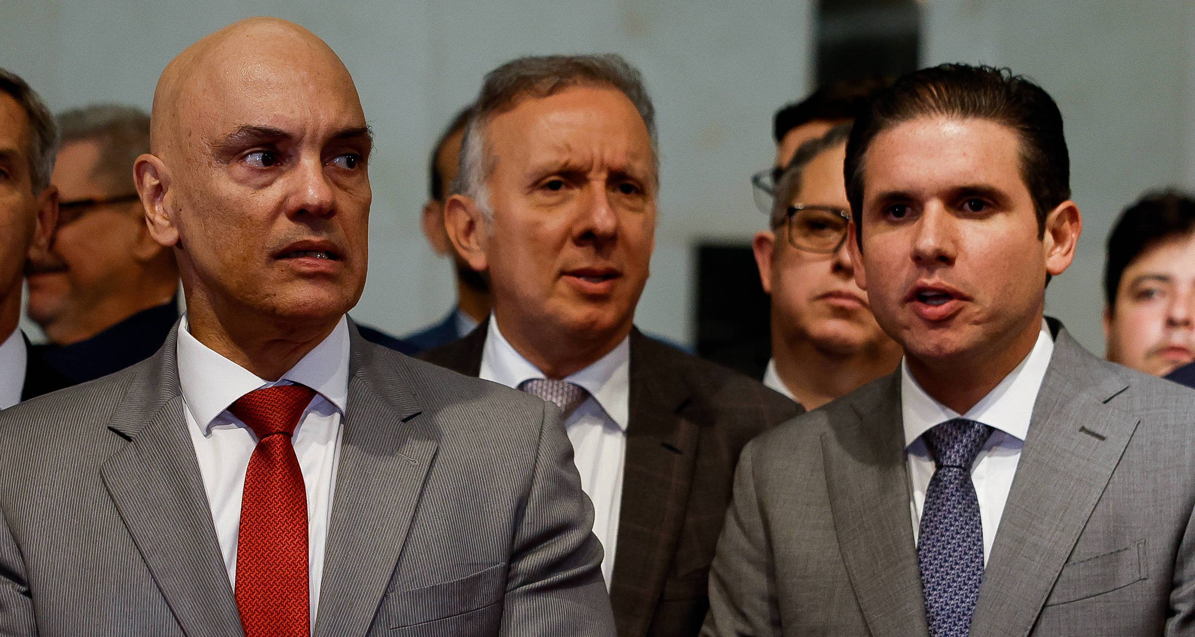 Sanções dos EUA fazem STF ameaçar romper acordo e Câmara pode adiar votação sobre penas de atos golpistas - Imagem do artigo