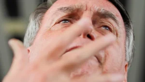 Defesa de Bolsonaro busca redução de pena e aponta falhas no julgamento