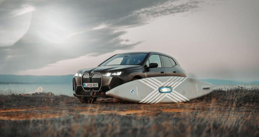 BMW lança prancha de stand up paddle elétrica que se infla sozinha e oferece até 7,5 km/h - Imagem do artigo original