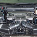 BMW exibe raríssimo M3 GTR Strassenversion em passeio pelas ruas de Munique