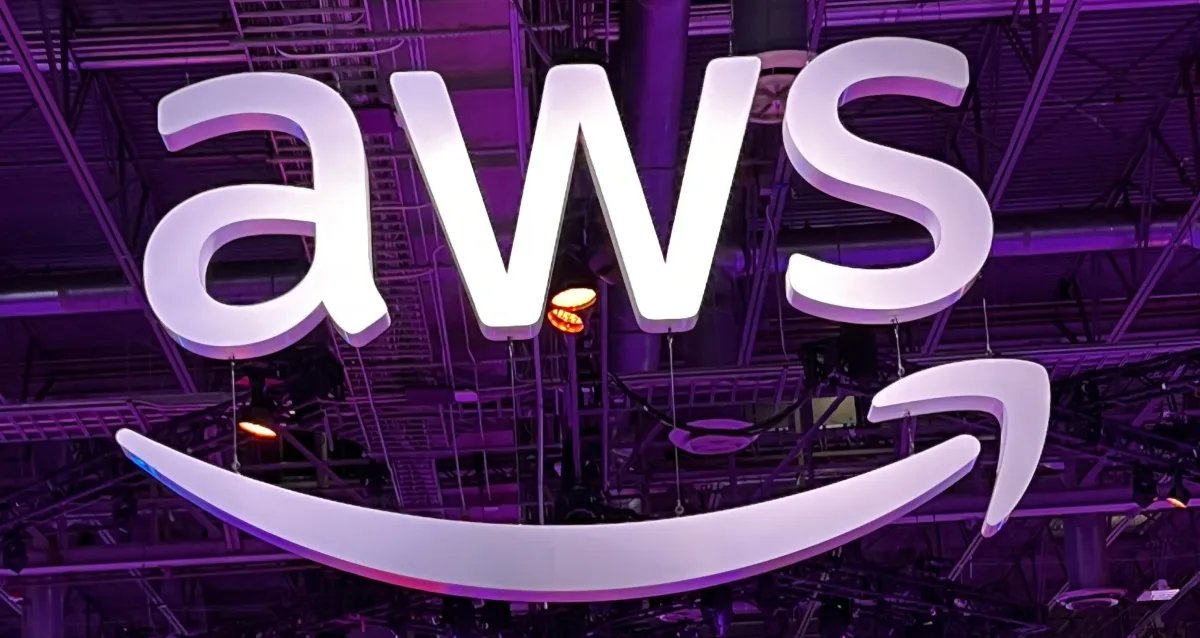 AWS supera previsões de Wall Street impulsionada por demanda de IA e infraestrutura em nuvem - Imagem do artigo