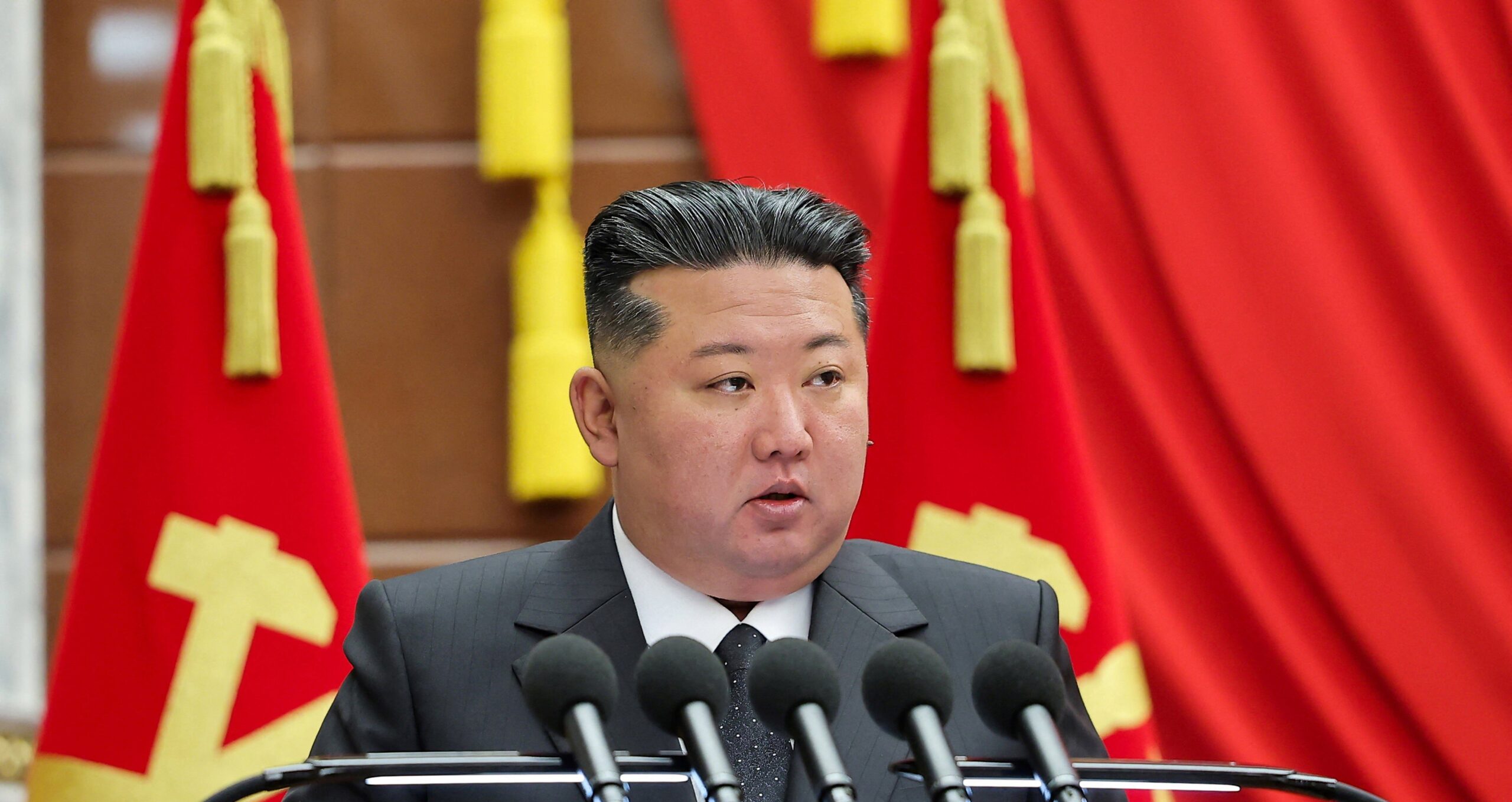 Coreia do Norte dispara mísseis e critica operação dos EUA na Venezuela - Imagem do artigo