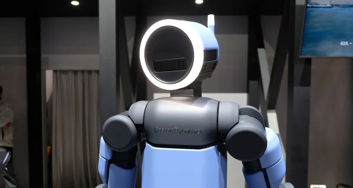 “IA física” domina a CES 2026 e agita o setor de mobilidade, mostra boletim TechCrunch - Imagem do artigo