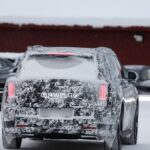 Rolls-Royce testa SUV elétrico inédito na Suécia com previsão de produção para 2027