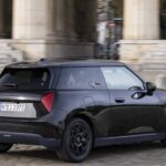 MINI lança edição especial Paul Smith com detalhes exclusivos em versões hatch e conversível