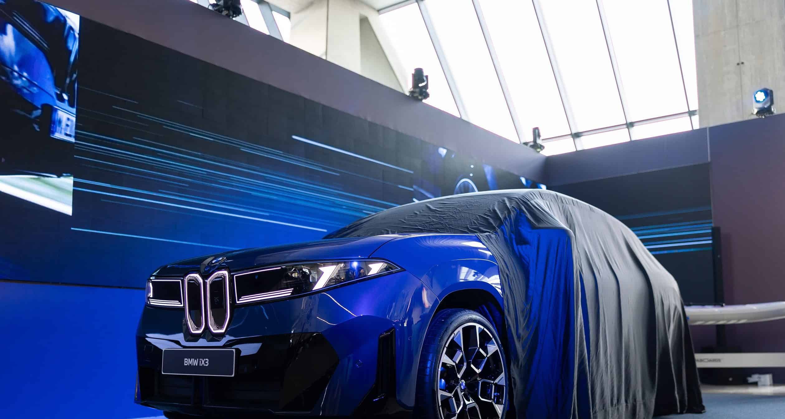 BMW inicia entregas do iX3 Neue Klasse com cerimônia exclusiva em Munique - Imagem do artigo