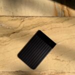 Dispositivos com IA ganham espaço para gravar e transcrever reuniões presenciais