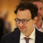 Governo dos EUA rompe contrato e proíbe Anthropic de fornecer tecnologia ao Pentágono Governo dos EUA rompe contrato e proíbe Anthropic de fornecer tecnologia ao Pentágono