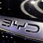 BYD apresenta bateria que carrega de 10% a 70% em cinco minutos, mas depende de carregador próprio