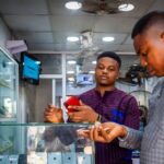 Iniciativa para lançar smartphones de US$ 40 avança, mas custos seguem desafio