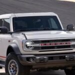 Ford convoca mais de 1,7 milhão de veículos nos EUA por falhas em câmera de ré e tela central Ford convoca mais de 1,7 milhão de veículos nos EUA por falhas em câmera de ré e tela central