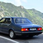 BMW Série 7 E32 completa 40 anos como o sedan que inaugurou o motor V12 na marca