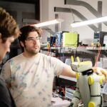 Amazon adquire a Fauna Robotics, criadora de robôs humanoides do tamanho de crianças