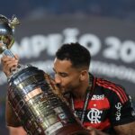 Danilo mantém invencibilidade pelo Flamengo e amplia série sem derrotas na Libertadores Danilo mantém invencibilidade pelo Flamengo e amplia série sem derrotas na Libertadores