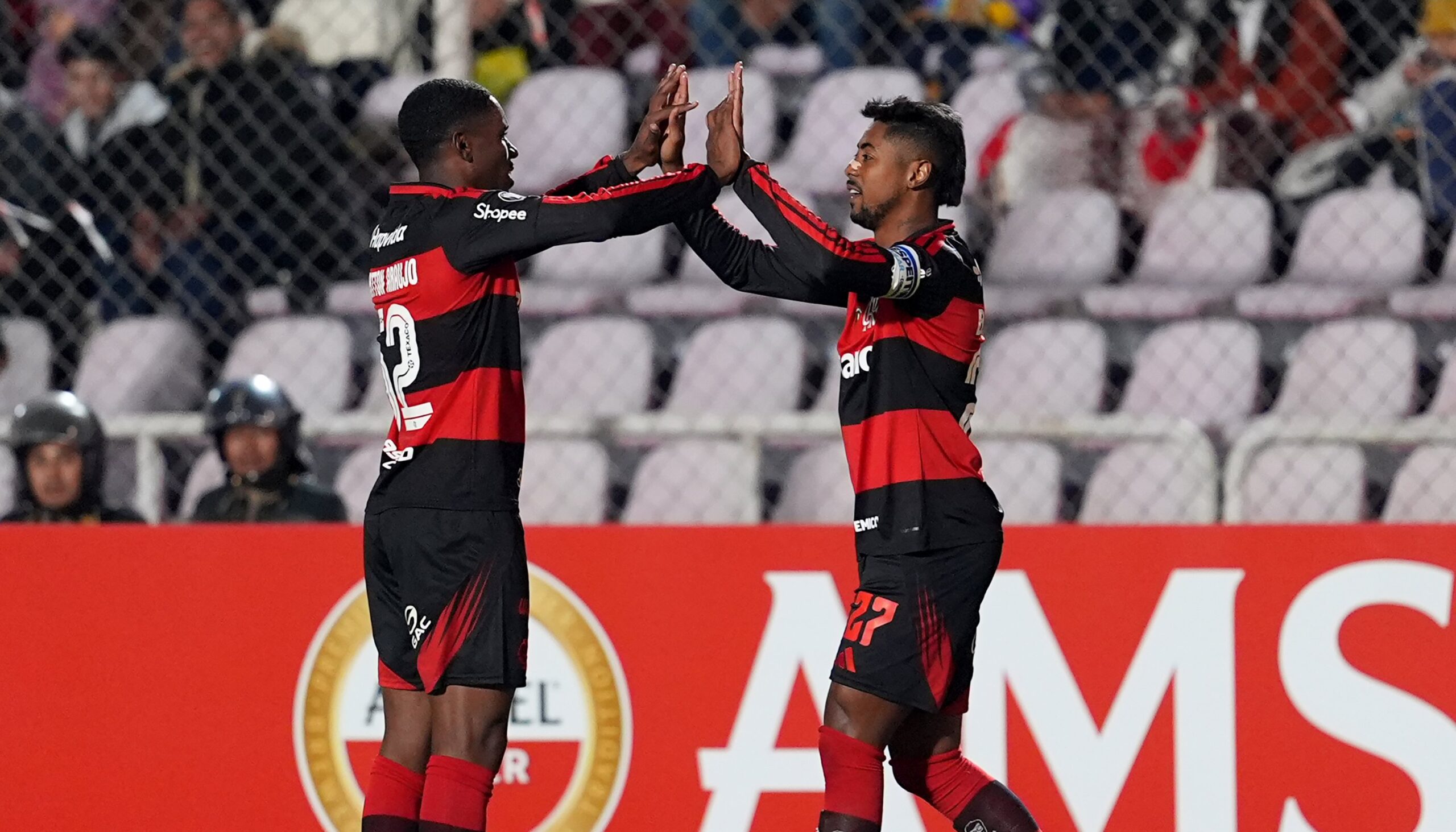 Flamengo ultrapassa Grêmio e vira segundo brasileiro com mais vitórias na Libertadores neste século - Imagem do artigo