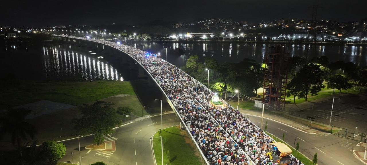 Multidão participa da Romaria dos Homens e percorre 14 km entre Vitória e Vila Velha - Imagem do artigo