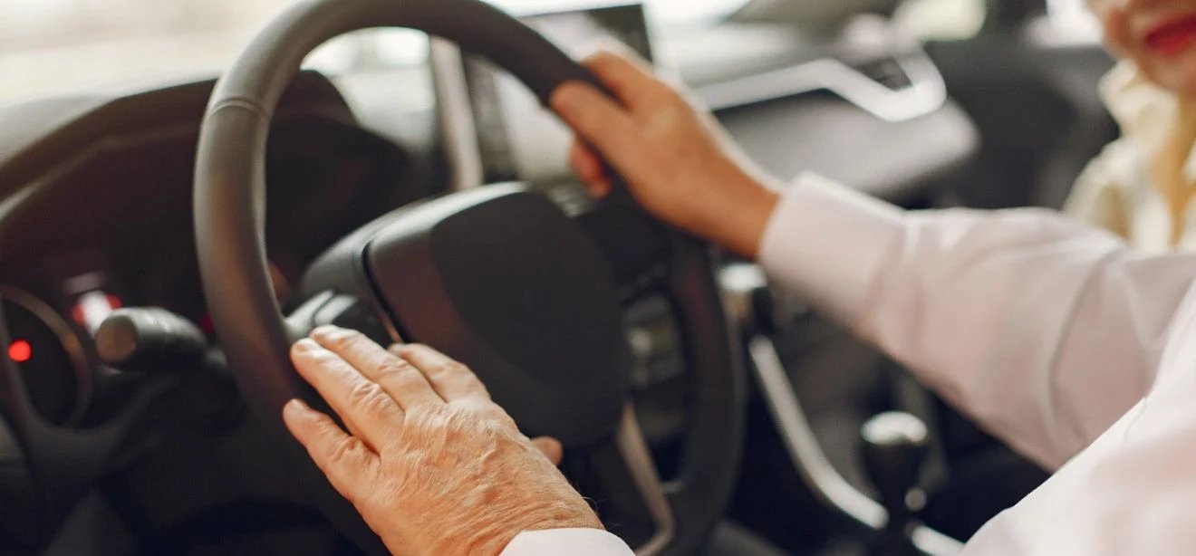 Condições de saúde que podem impedir idosos de renovar a CNH - Imagem do artigo