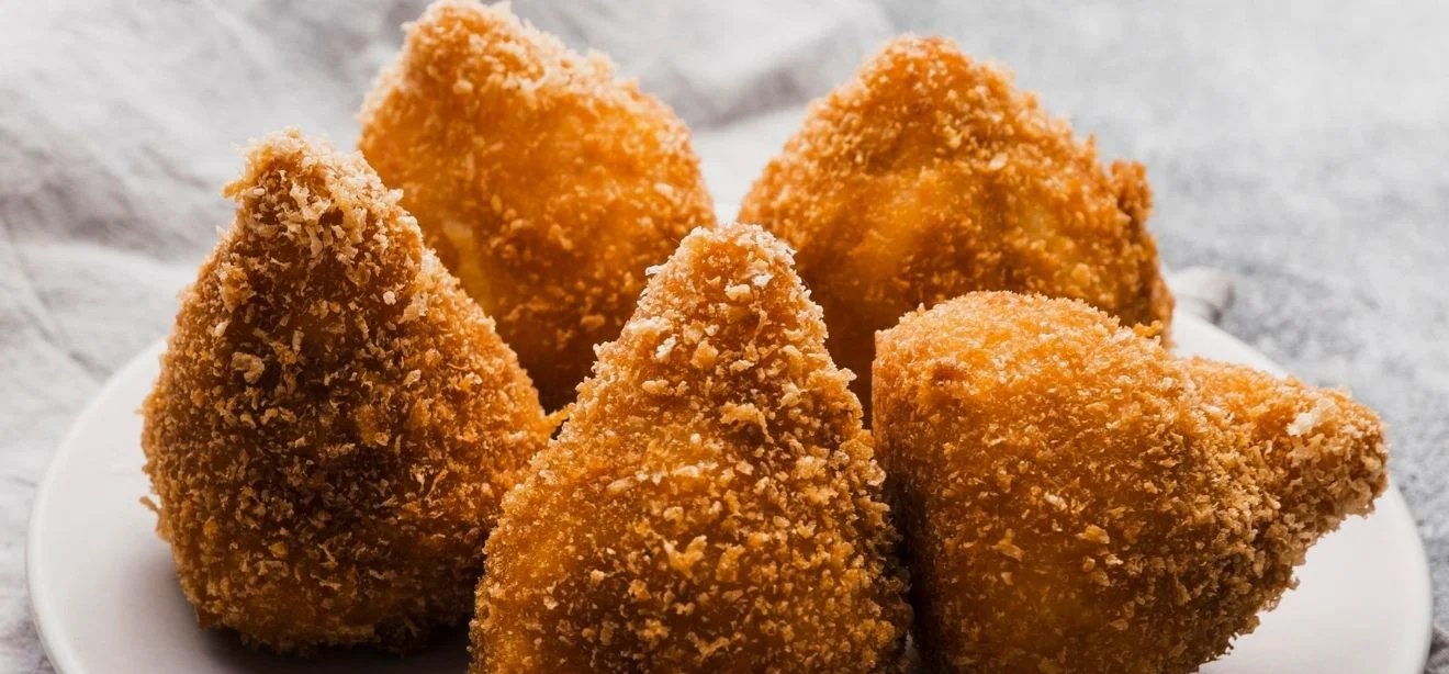 Coxinha ocupa 7º lugar entre as melhores comidas de rua da América do Sul - Imagem do artigo