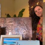 Moradora de Vila Velha resgata no lixo obras de Ioannis Zavoudakis, criador da Cruz da Praça do Papa