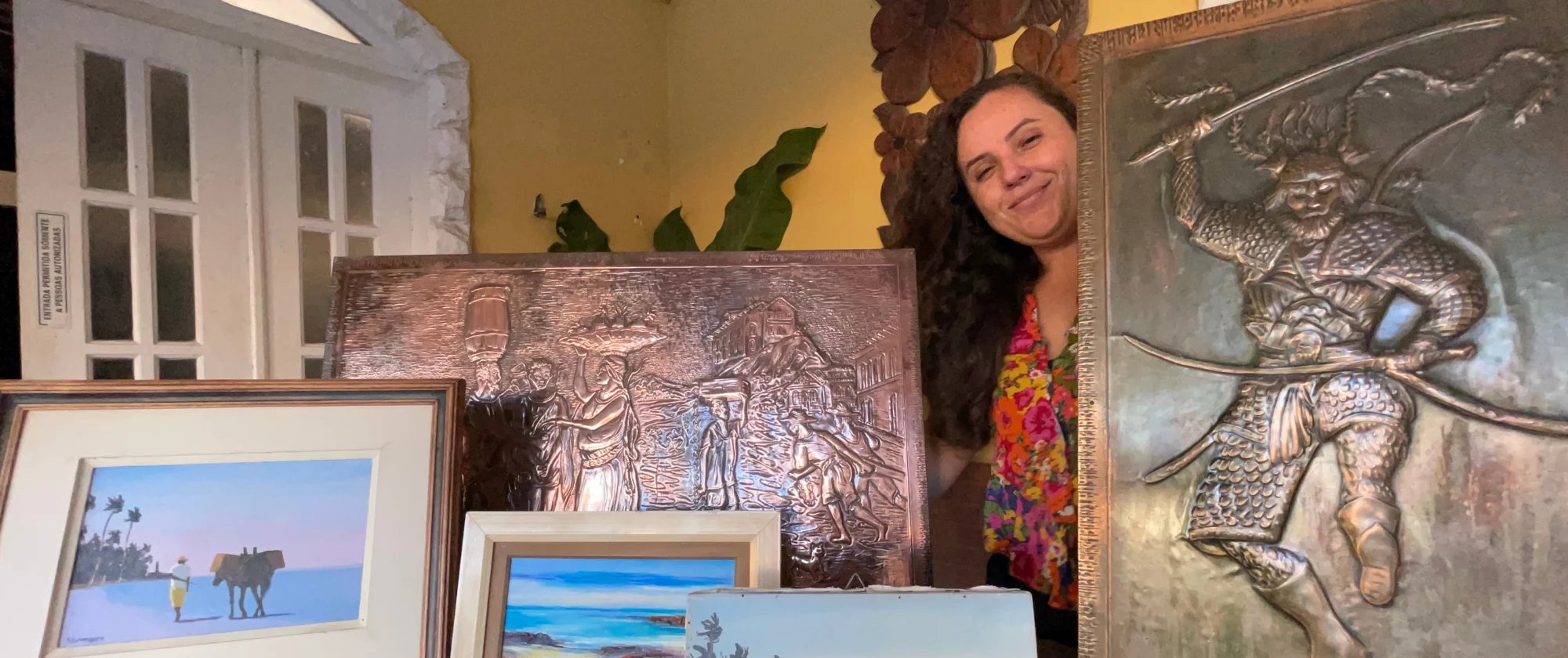 Moradora de Vila Velha resgata no lixo obras de Ioannis Zavoudakis, criador da Cruz da Praça do Papa - Imagem do artigo