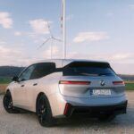 BMW confirma continuidade da produção global do iX mesmo após saída do modelo dos Estados Unidos