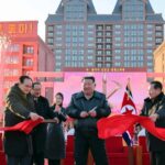 Dois norte-americanos pegam até 9 anos de prisão por ajudar Coreia do Norte a fraudar empresas dos EUA Dois norte-americanos pegam até 9 anos de prisão por ajudar Coreia do Norte a fraudar empresas dos EUA