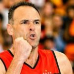 Flamengo aposenta camisa 14 do basquete em homenagem a Oscar Schmidt