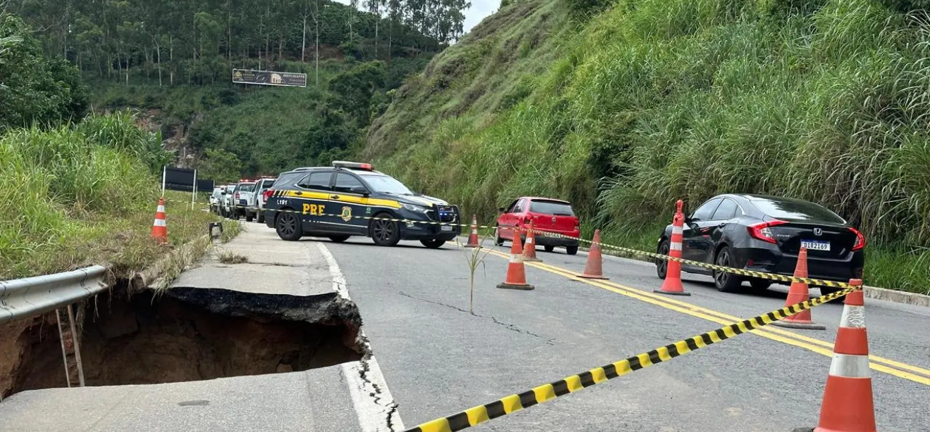 Motociclista morre ao cair em cratera na BR-262, em Venda Nova do Imigrante - Imagem do artigo original