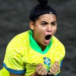 Taii iguala recorde de artilharia da seleção brasileira feminina de beach soccer