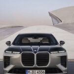 BMW apresenta reestilização da Série 7 com frente mais sóbria e traseira redesenhada
