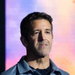 Apple anuncia John Ternus como futuro CEO e sinaliza nova ênfase em hardware