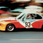 BMW Art Car de Alexander Calder chega à Romênia e fica exposto gratuitamente até 15 de maio
