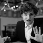 Livro de formando de Stanford detalha disputa por poder e dinheiro no campus