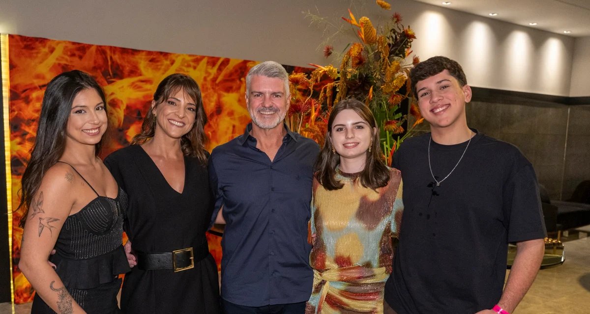 Rock clássico marca festa de aniversário de Sandro Carlesso e movimenta agenda social capixaba - Imagem do artigo