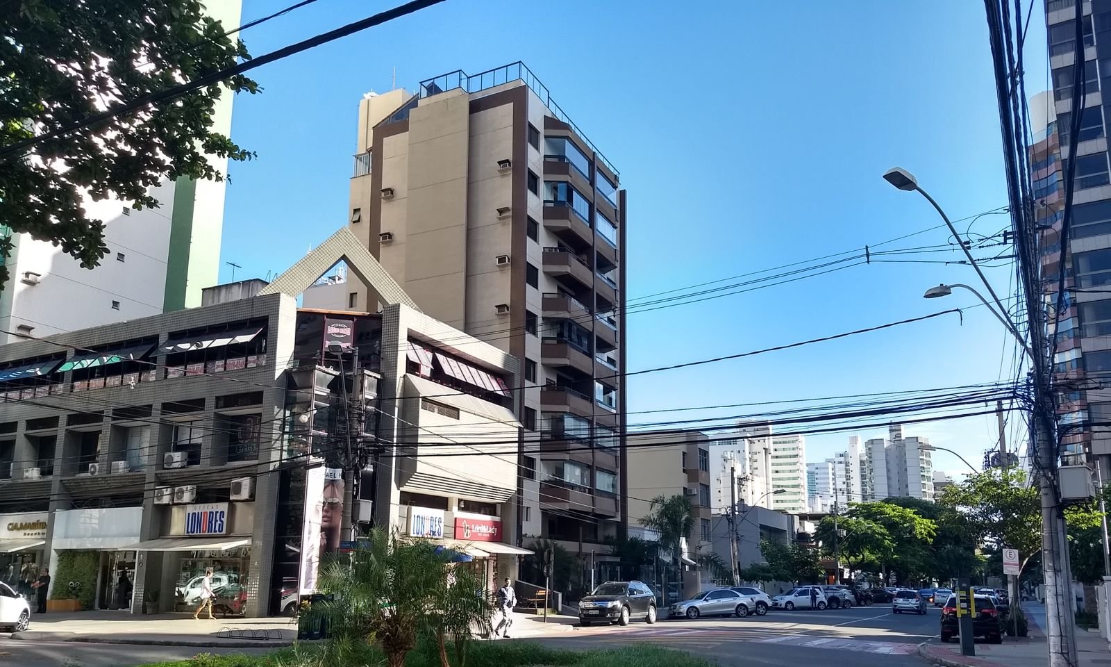 Demanda aquecida eleva aluguel comercial a até R$ 300/m² na Praia do Canto - Imagem do artigo