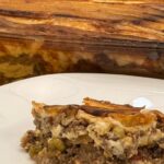 Lasanha de banana-da-terra com carne moída ganha versão cremosa ensinada por Flávio Cézar