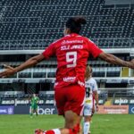Internacional goleia Santos por 3 a 0 fora de casa e entra no G-4 do Brasileirão Feminino