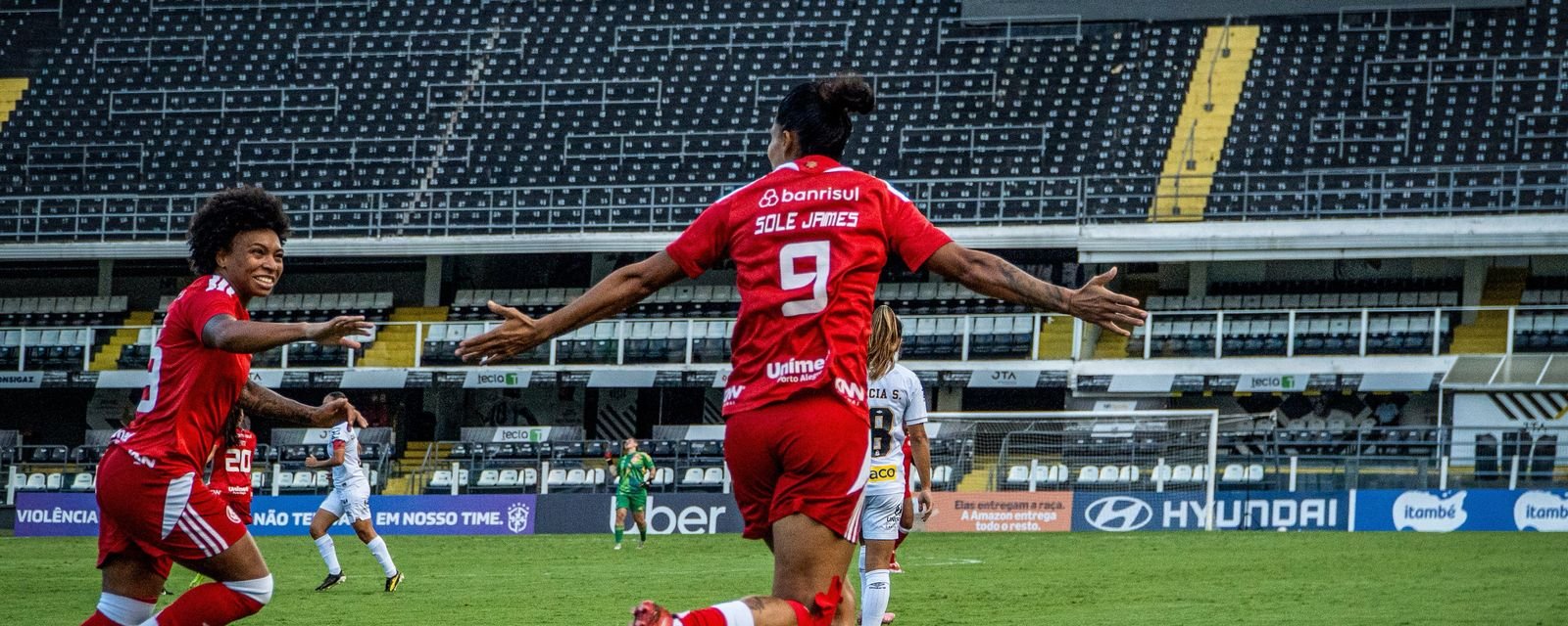 Internacional goleia Santos por 3 a 0 fora de casa e entra no G-4 do Brasileirão Feminino - Imagem do artigo
