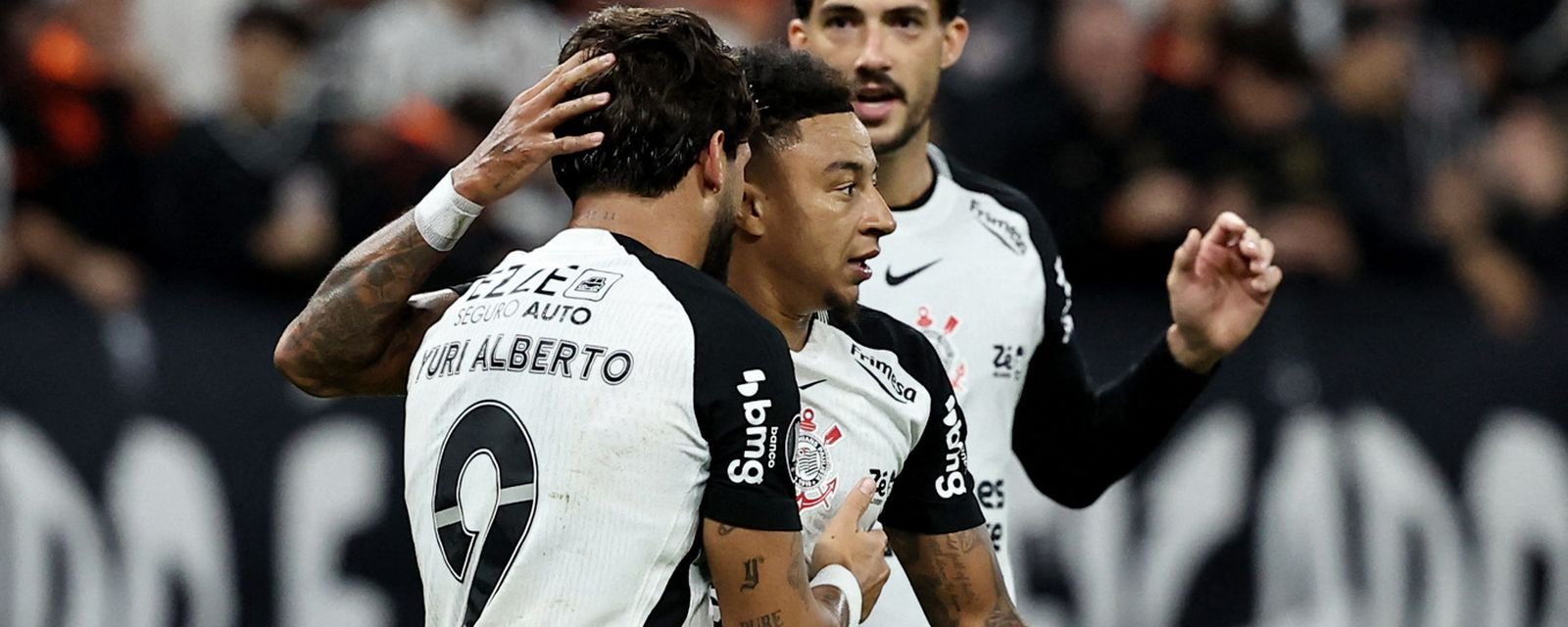 Corinthians mantém campanha perfeita na Libertadores; Fluminense afunda no grupo - Imagem do artigo