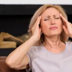 Perimenopausa provoca lapsos de memória e fadiga mental, alertam especialistas