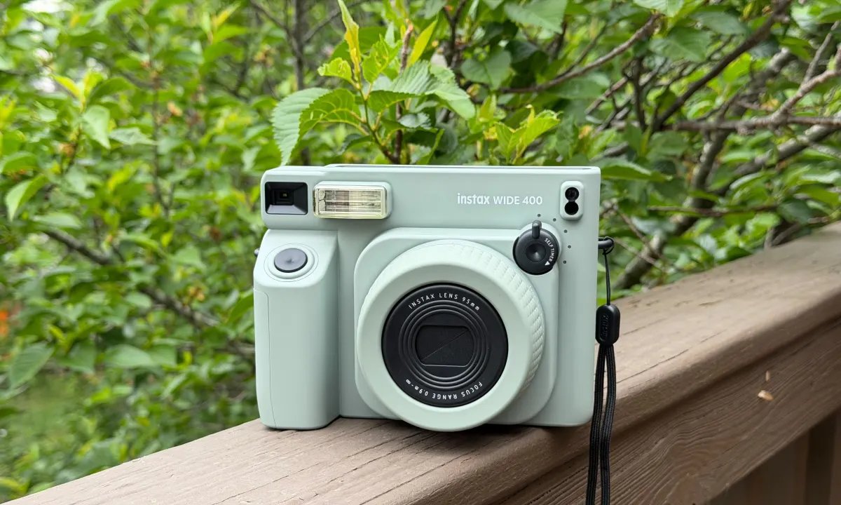 Fujifilm apresenta Instax Wide 400, câmera instantânea com fotos em formato ampliado - Imagem do artigo
