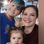Pais apostam em diálogo e controle parental para garantir uso seguro da internet por crianças